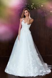 Außerdem finden sie weitere informationen, wie sie zum beispiel ihr brautkleid nach dem tragen aufbewahren können. Pin Auf Vestido De Novia