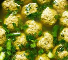 Then i discovered the cauliflower couscous, it's a bit the same principle except that we pass the cauliflower to the food processor instead of grating it, then you cook it in a pan with fat in medium heat and covered, 6/7 minutes. Keto Kafta Soup With Turmeric Spinach And Lime Arabic Meatballs Cook In A Broth Brocolis Cauliflower Couscous Gf Lf K