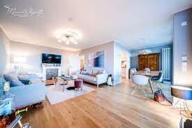 Sollten wohnungen frei sein, werden ihnen diese direkt angeboten. Aussergewohnlich Schone 4 Zimmer Wohnung Mit 3 Sud Balkonen Und Alpenblick Munich Property