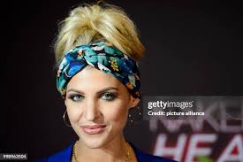 462 Sarah Fischer Stock Photos, High-Res Pictures, and Images