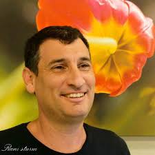 געגועי ללחם ערבי אחד הצמחים הנפוצים ביותר בעונת החורף היא החלמית שמוכרת  בשמה הערבי חובזה. אני הכרתי אותה כילד בשם "לחם ערבי" ונהגתי לקטוף את הפירות  שלה ולנשנש אותם בטיולי בטבע. אפשר