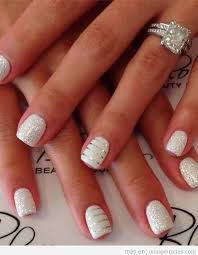 Color negro, blanco efecto mate con corazon negras y plata con piedras. Unas Para Principiantes 30 Disenos Faciles Y Rapidos Unas Pintadas