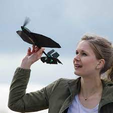 スマホでカンタン操作 1秒で最速9 7m飛ぶ 飛行機型ドローン toby rich カンタン 飛ぶ ライト兄弟