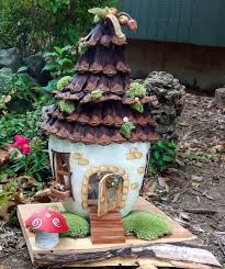 Gourd Fairy House For Garden Or Country Decor Maisons De Fees Jardinage De Fee Accessoires Pour Jardin Feerique