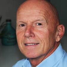 Per 1 december jl. ben ik met vervroegd pensioen gegaan. Na een periode van  42 jaar heb ik afscheid genomen van de Rabobankorganisatie. 35 jaar was ik  in dienst van de Rabobank