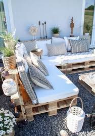 Gartenmobel In Paletten Lformiges Sofa In 2020 Pallet Lounge Pallet Garden Furniture Pallet Furniture Outdoor