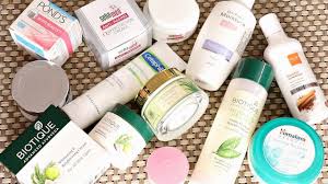 It contains rice extract and aloe to soothe and nourish, as well as ​cotton extract to strengthen the skin's outer layer and protect it from irritants. Best Face Creams For Dry Skin 2019 Summer Moisturiser Dry Sensitive Summer Skincare Beginners Youtube