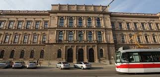 Podle doležala ústavní soud poskytl dostatečný návod soudům a navíc uštědřil dost políčků současné vládě a parlamentu. Zblaznil Se Ustavni Soud Pravnik Sepsal Text K Verdiktu Nad Hotelierem Z Ostravy Parlamentnilisty Cz Politika Ze Vsech Stran