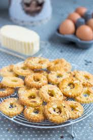 Un Flo De Bonnes Choses Bredele Petites Couronnes Au Beurre Recette Bredele Bredele Alimentation