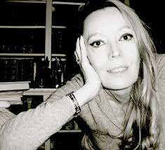 Pilar Mata Solano: ABRASADORAS HORAS