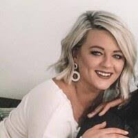 Jenifer Garrett's Instagram, Twitter & Facebook