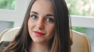 Fête ses ses 20 ans. Sois Belle Et Tais Toi