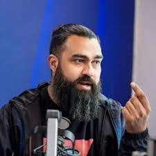 Edgar Manzano's Instagram, Twitter & Facebook