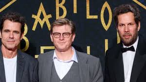 Gleichzeitig passiert ein zug mit brisanter fracht unkontrolliert die grenze von russland nach deutschland. Babylon Berlin Neue Staffel Soll 2021 Gedreht Werden Medien Sz De