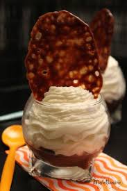 Mousse Au Chocolat Chantilly Poivre Et Tuile De Carambar Mousse Au Chocolat Alimentation Dessert Chocolat