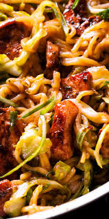 Chicken Chow Mein Noodles In 2020 Chicken Chow Mein Chow Mein Stir Fry Noodles