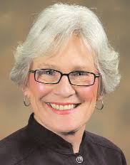 Former queens revisit campus Gathers to address grads