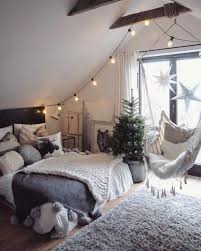 One can decorate the bed room wall with unique show pieces, eye catching masks, synthetic gardening etc. 33 Ultra Cozy Bedroom Decorating Ideas For Winter Warmth Bedroom Ideas Pinterest Bedroom Decor Trendy Bedroom