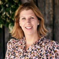 Beth Purdue's Instagram, Twitter & Facebook