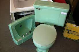 Vintage Mint Green Toilet And Sink We Have Lots Of Colors Rehouse Retro Bathroom Green Bathroom Vintage Bathrooms Colored Toilets