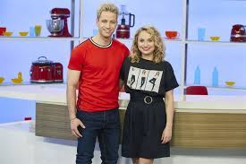 Jako rodinná firma jasněna vláhová s.r.o. Plivali Na Nas Jenom Jed Shopaholic Nicol Celi Drsne Kritice Ve Snidani S Novou Expres Cz