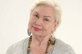 Many people with round faces tend to avoid short haircuts. 50 Latest Hairstyles For Over 60 With Round Face 2021 Plus Size Women Fashion