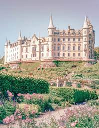 14 Best Castles In Scotland To Visit Castle Nature Aesthetic Scenery It was a clear contrast with the white of the morning fog. nature aesthetic