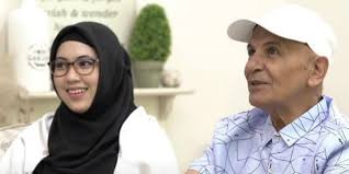 Mark sungkar bersama cucunya, adam (twitter). Beda 45 Tahun Pernikahan Mark Sungkar Dan Santi Sempat Diprotes Shireen Dream Co Id