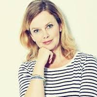 Peggy Barlow's Instagram, Twitter & Facebook