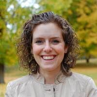 Kelly Beal's Instagram, Twitter & Facebook