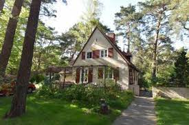 Wer ein haus vermieten möchte, kann dies natürlich einfach privat tun, jedoch kann es sinnvoll sein, einen immobilienmakler mit der vermietung zu beauftragen. Ferienhaus In Berlin Zehlendorf Mieten Fh36192