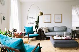 A Blend Of Two Worlds In A Scholarly Creative Chicago Loft Inexpensive Home Decor Affordable Home Decor Cute Home Decor