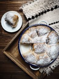 Rezept Fur Rohrnudeln Buchtel Mit Pflaumenmus Klassiker Mit Hefeteig Pflaumenmus Hefeteig Teig
