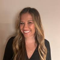 Courtney Strang's Instagram, Twitter & Facebook