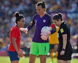Christiane endler y la automarginación de su helen galaz de la roja femenina: Dorothy Surrenders Tank Top Keeper