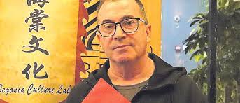 Antonio Bonet Mulet: «Los dirigentes chinos no logran la titulación como  Pablo Casado»