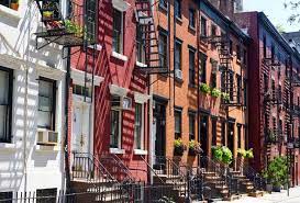 The Nyc Neighborhoods Where You Can Live Alone For Under 1 500 Nyc Neighborhoods New York Apartments Nyc House
