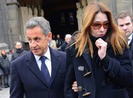 Ils stigmatisent nicolas sarkozy et son entourage : Carla Bruni Grosse Gewicht Korperstatistik