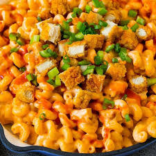 Buffalo Mac And Cheese Quickandeasy Easyrecipe Spicy Recipes Buffalo Chicken Mac And Cheese Recipe Chicken Mac And Cheese Recipe