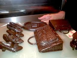 Best Chocolate Shops In Paris From Dark Bars To Creamy Ganaches Chocolate Shop Best Chocolate Chocolate