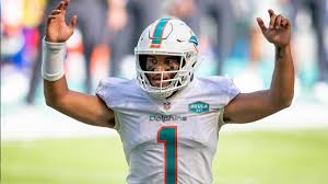 Miami dolphins quarterback tua tagovailoa rolls out during an nfl preseason game against the chicago bears on saturday, aug. Dolphins Chan Gailey Explains How He Knows Tua Tagovailoa Is All The Way Back To Pre Injury Alabama Form Cbssports Com