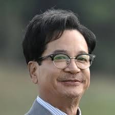 Lee Jay's Instagram, Twitter & Facebook