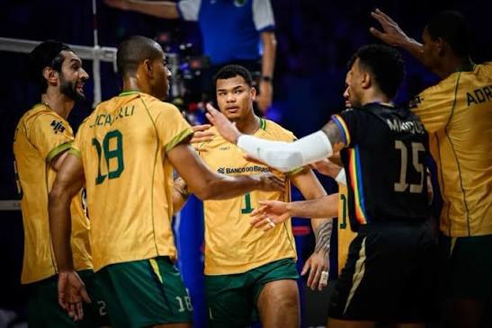 🏐🌎 🇧🇷 BRASIL VOLTA &Agrave; FRENTE EM SET DRAM&Aacute;TICO! O Brasil retomou a  vantagem sobre o Canad&aacute; e venceu o terceiro set por 28 a 26, fazendo 2 sets  a 1 na