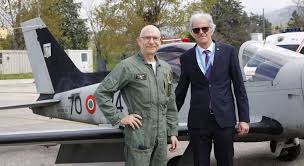 Il vicesindaco è stato accolto dal. Foligno Il Capo Di Stato Maggiore Dell Aeronautica Militare Generale Di Squadra Aerea Alberto Rosso Visita La Oma A Foligno