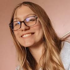 Evie Harper (@_evieharp)