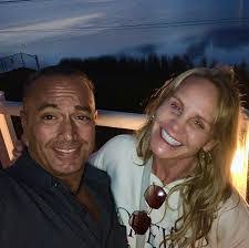 Elaine Charpentier's Instagram, Twitter & Facebook