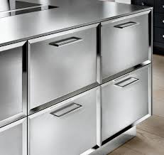 In this kitchen, black laminate kitchen cabinets fit in perfectly the clean, straight open space layout. Siematic Kitchens Surfaces Materials Finishes Colors Siematic