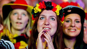 English (us) · español · português (brasil) · français (france) · deutsch. Sexismus In Der Fussball Bundesliga Warum Frauen Ihre Eigenen Fanclubs Wollen