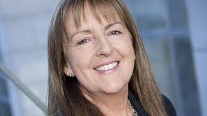 Evelyn Cusack's Instagram, Twitter & Facebook