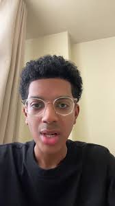 Young Thug's New Pet Tarantula at RapTV HQ